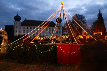 Weihnachtsmarkt auf Schloss Tüßling